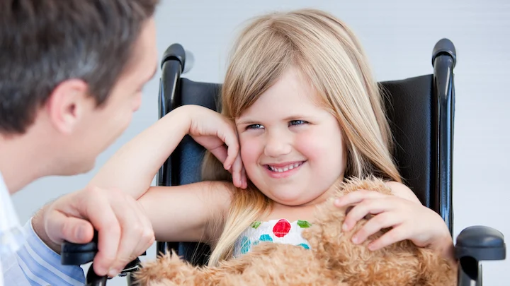 Ambulanter Kinderhospizdienst Bochum Kind mit Teddy Familienbegleitung