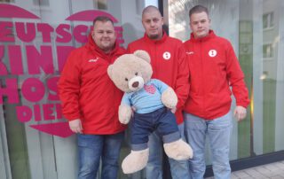 Fußballer von Vorwärts Kornharpen sammeln Spenden für Kinderhospizarbeit in Bochum